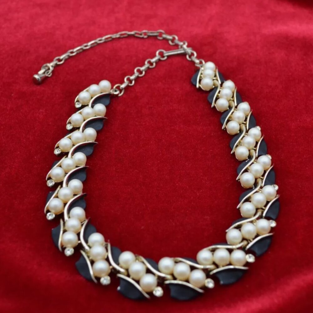 Vintage 50s Faux Pearl‎ Black Enamel Rhinestone Gold Tone Choker Necklace 16.5"